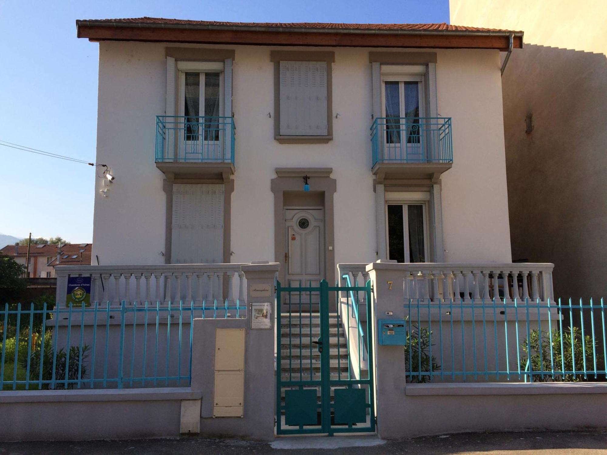 Villa Atmosphere Petit Dejeuner Compris Grenoble Exterior photo